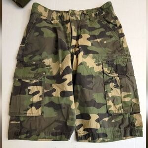 Tommy Hilfiger camouflage cargo shorts camo shorts size 10